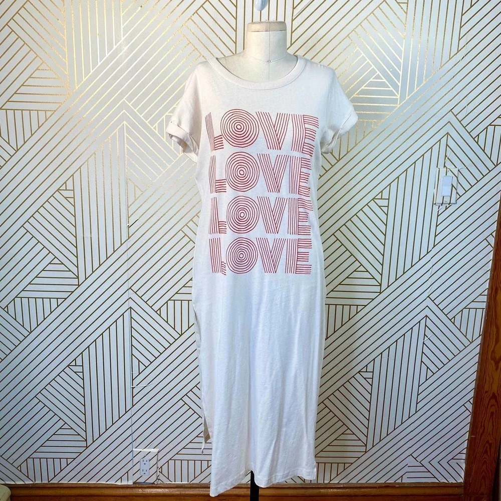 Chaser‎ Love Graphic T-Shirt Dress Cream Red